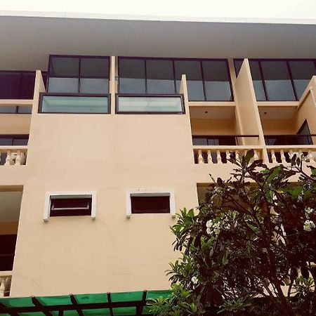 Royal Waves Hotel Patong Exterior photo