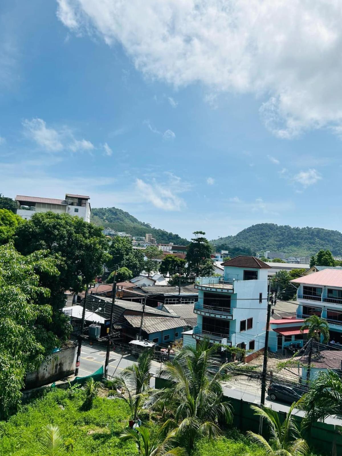 Royal Waves Hotel Patong Exterior photo