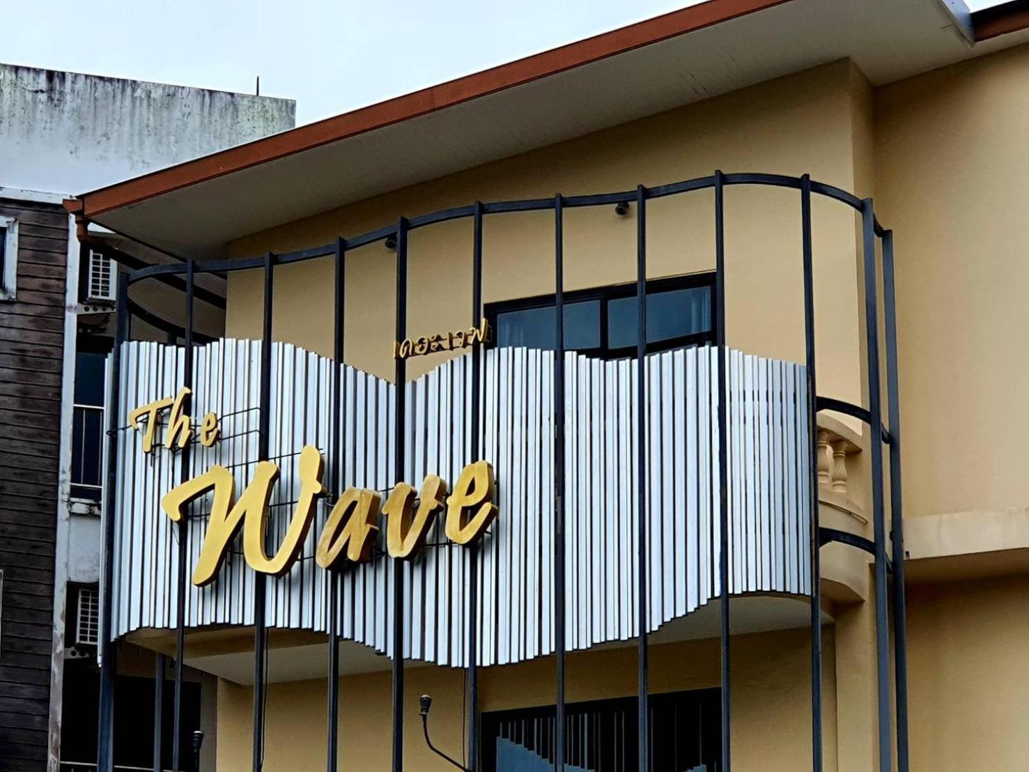 Royal Waves Hotel Patong Exterior photo