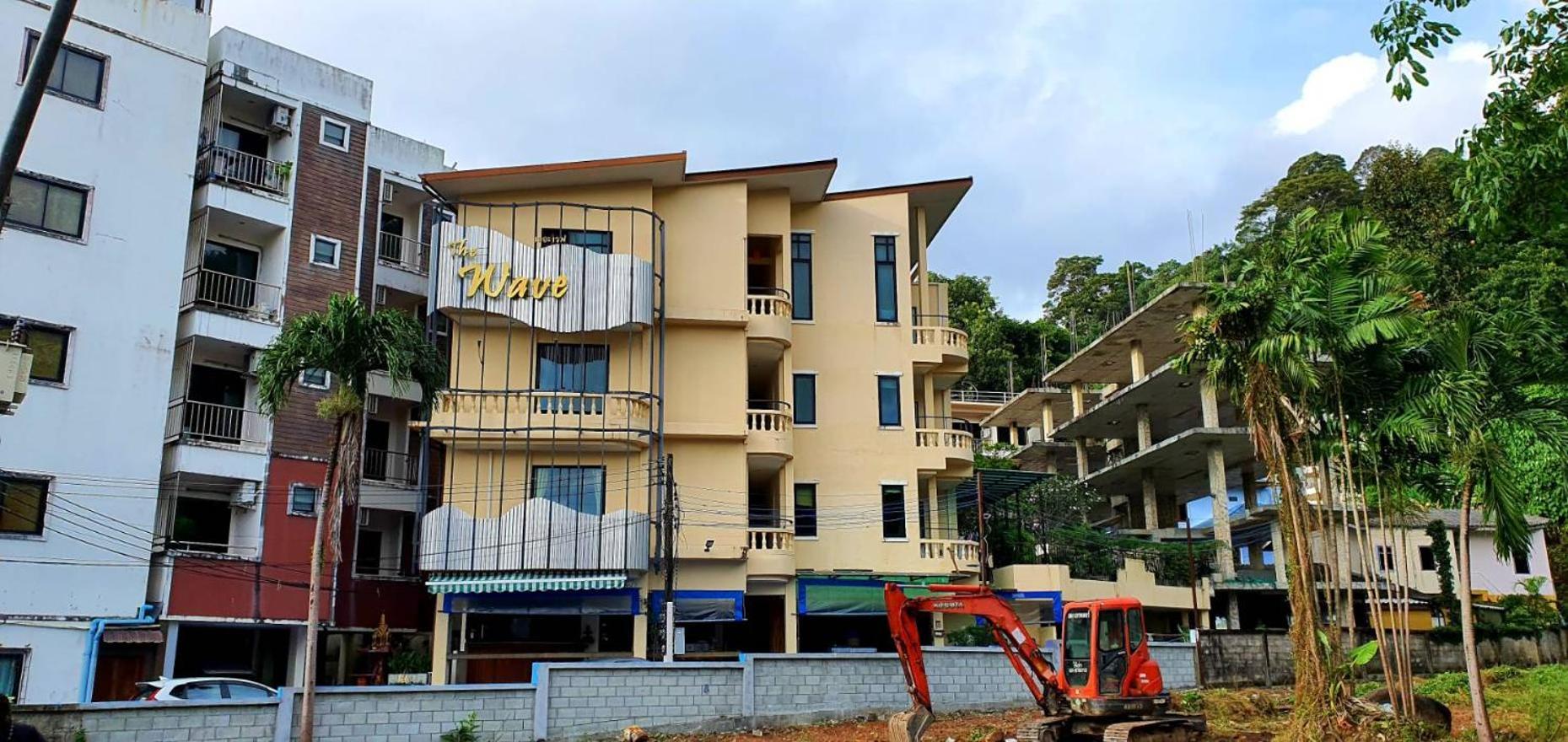 Royal Waves Hotel Patong Exterior photo